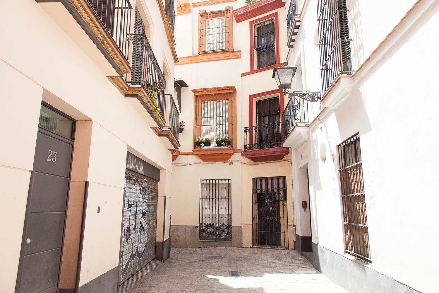 Gotoseville Siete Revueltas, Seville